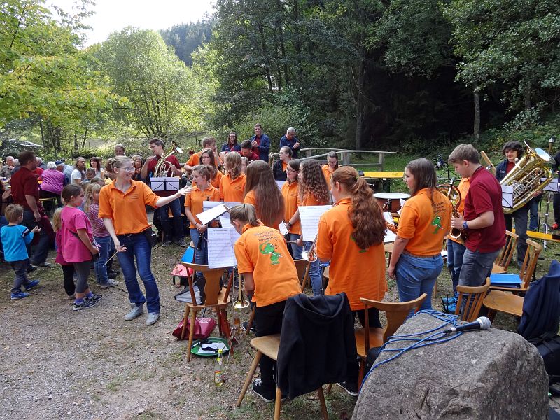 Zwiebelkuchenfest Jugendkapelle 2015_11